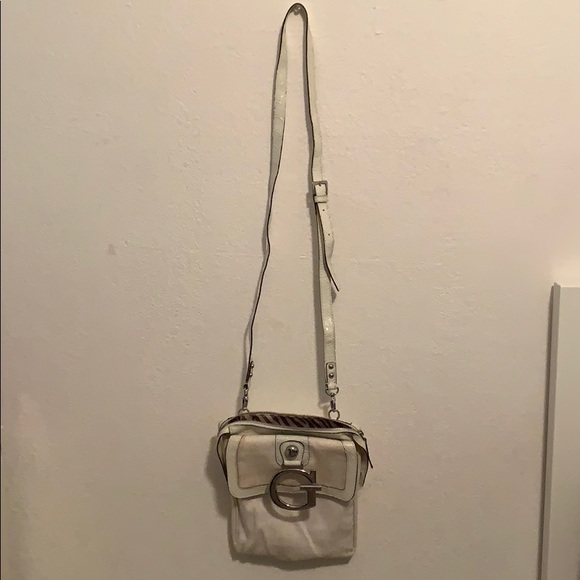 Guess purse - Picture 2 of 4